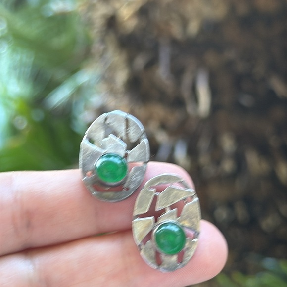 Vintage Silver and Jade Cufflinks - Picture 13 of 17